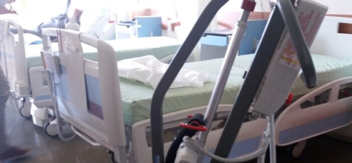 Τουλάχιστον 7 ώρες αναμονής σε νοσοκομείο των Επτανήσων: “Στα κάγκελα” οι ασθενείς