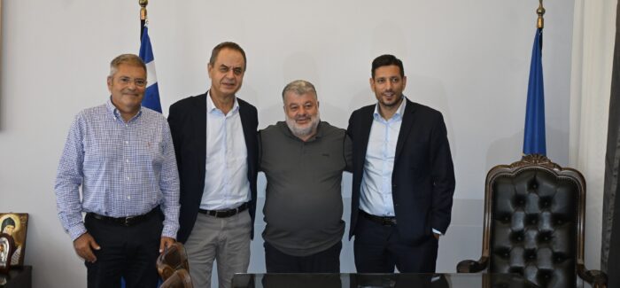 Εθιμοτυπική επίσκεψη Κωνσταντίνου Κυρανάκη και Στέλιου Κονταδάκη στον Δήμαρχο Αργοστολίου