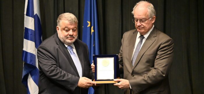 Σε κλίμα θεσμικής επισημότητας η ανακήρυξη του Προέδρου της Δημοκρατίας κ. Κωνσταντίνου Τασούλα σε Επίτιμο Δημότη του Δήμου Αργοστολίου